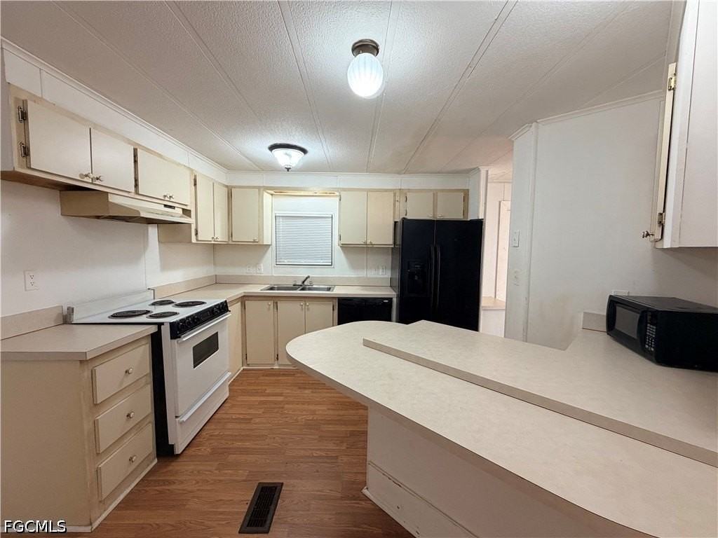 106 Gaslight Ave - Photo 4 of 18