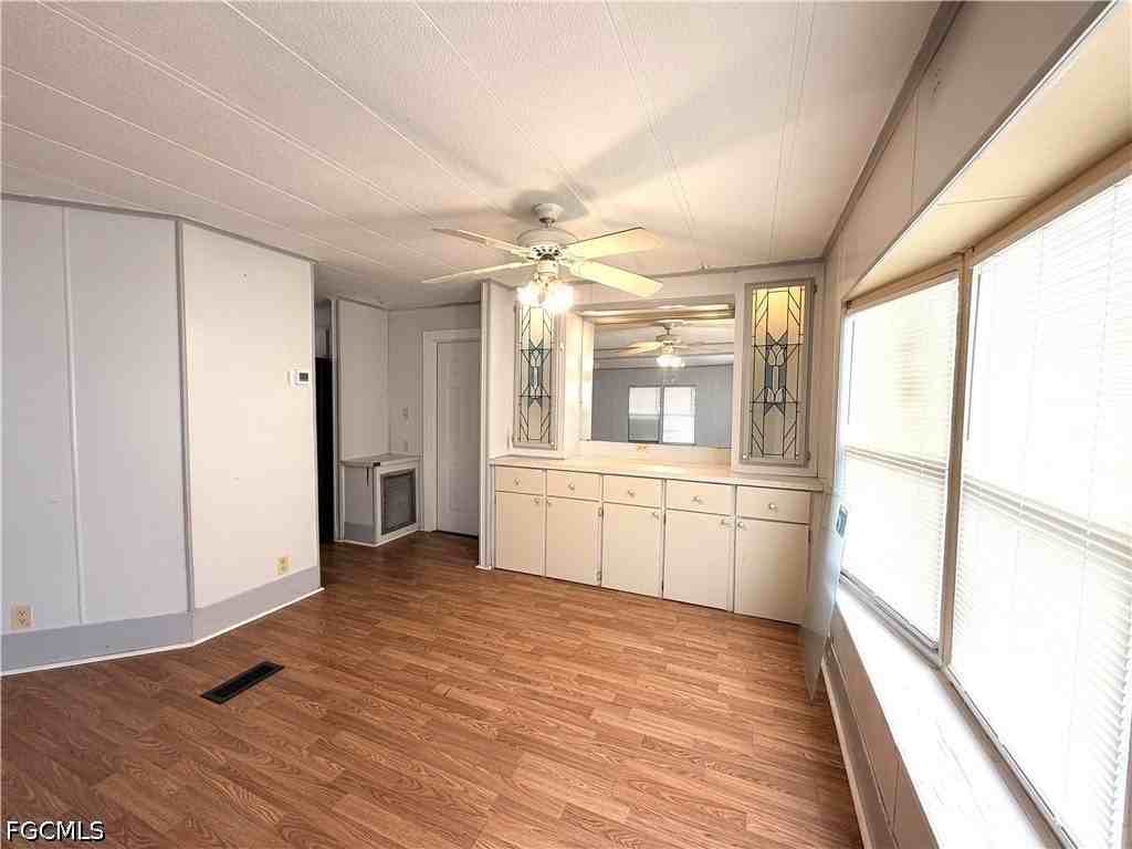 106 Gaslight Ave - Photo 7 of 18