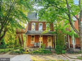 featured image of 657 N Charlotte St #2