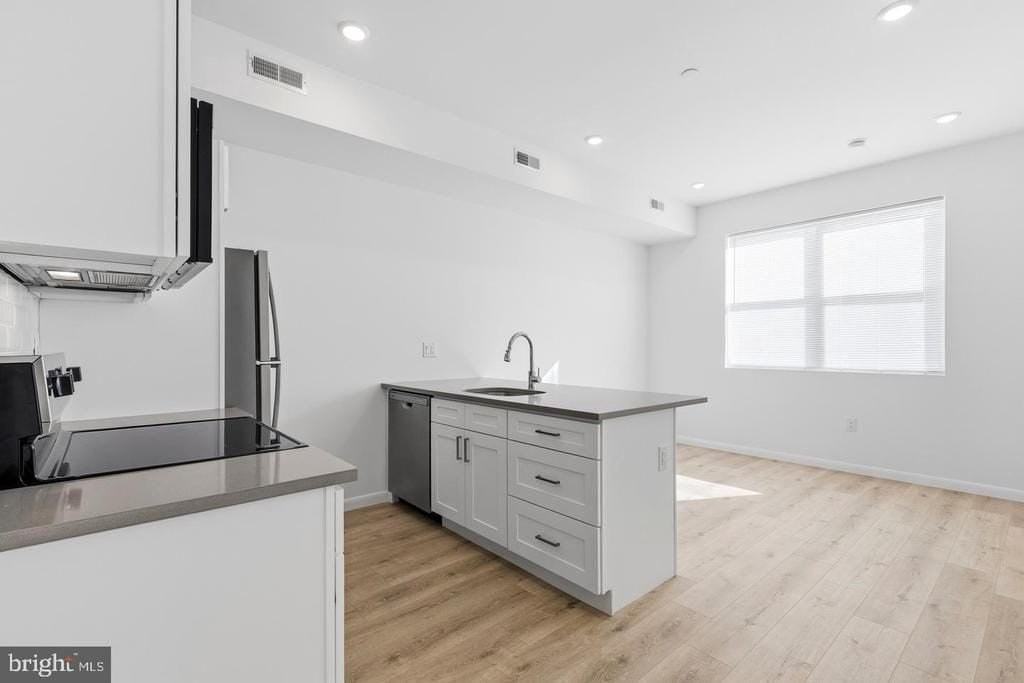 7246 Rising Sun Ave - Photo 4 of 12