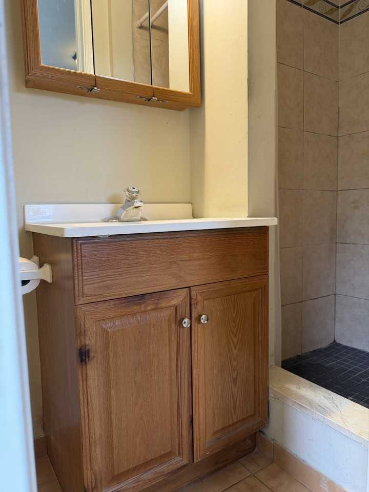 2653 Se 2nd St #B - Photo 3 of 8