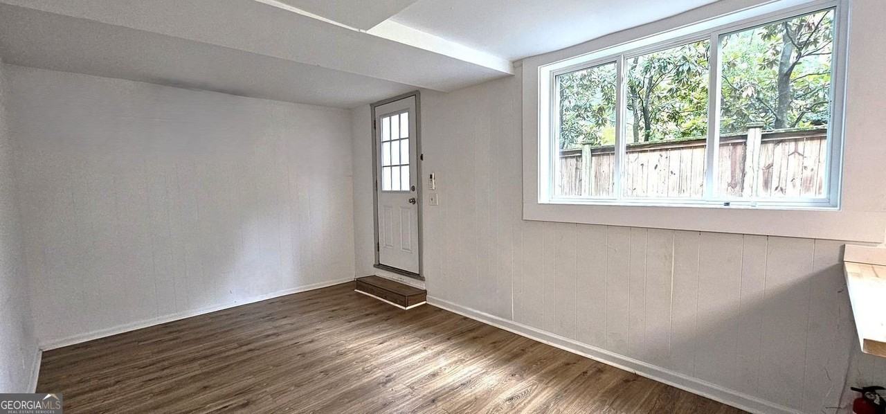 1067 Lanier Blvd Ne #B - Photo 2 of 9