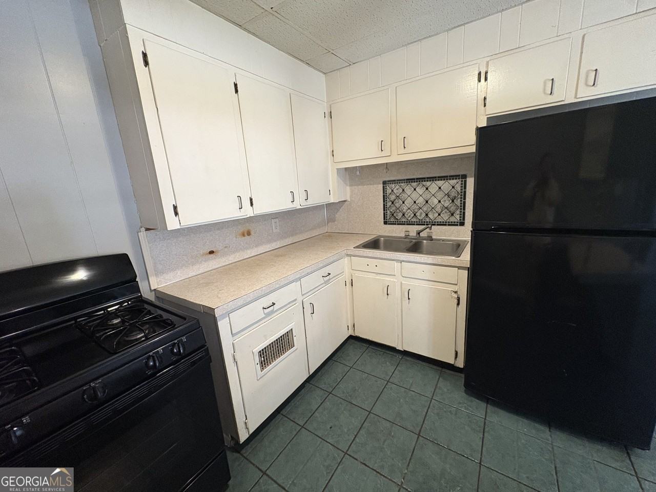 207 Reynolds St Ne #3C - Photo 4 of 9