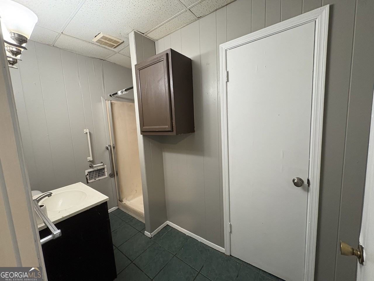 207 Reynolds St Ne #3C - Photo 6 of 9