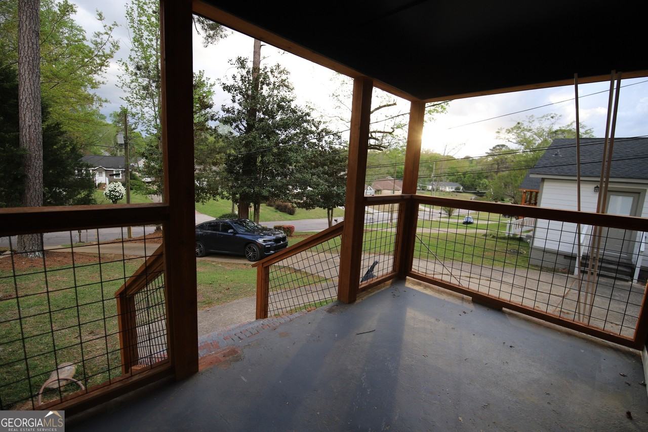 112 Saynor Cir - Photo 2 of 7