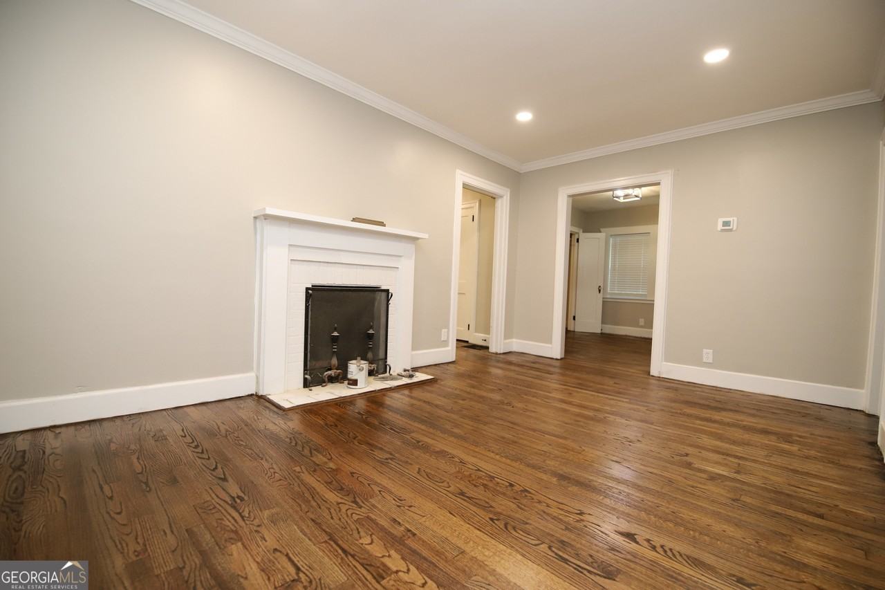 112 Saynor Cir - Photo 3 of 7