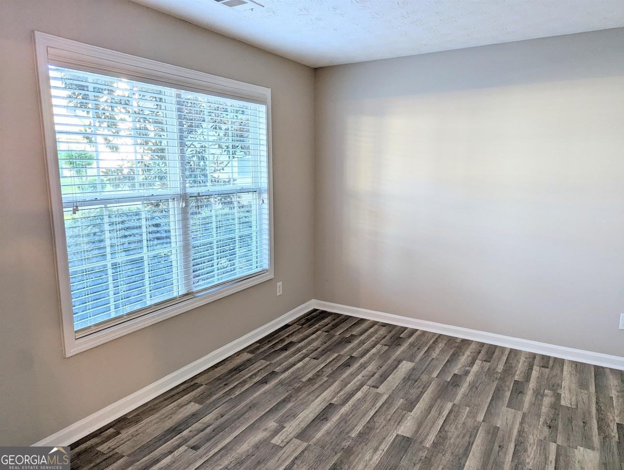 1248 Nottley Dr - Photo 3 of 25