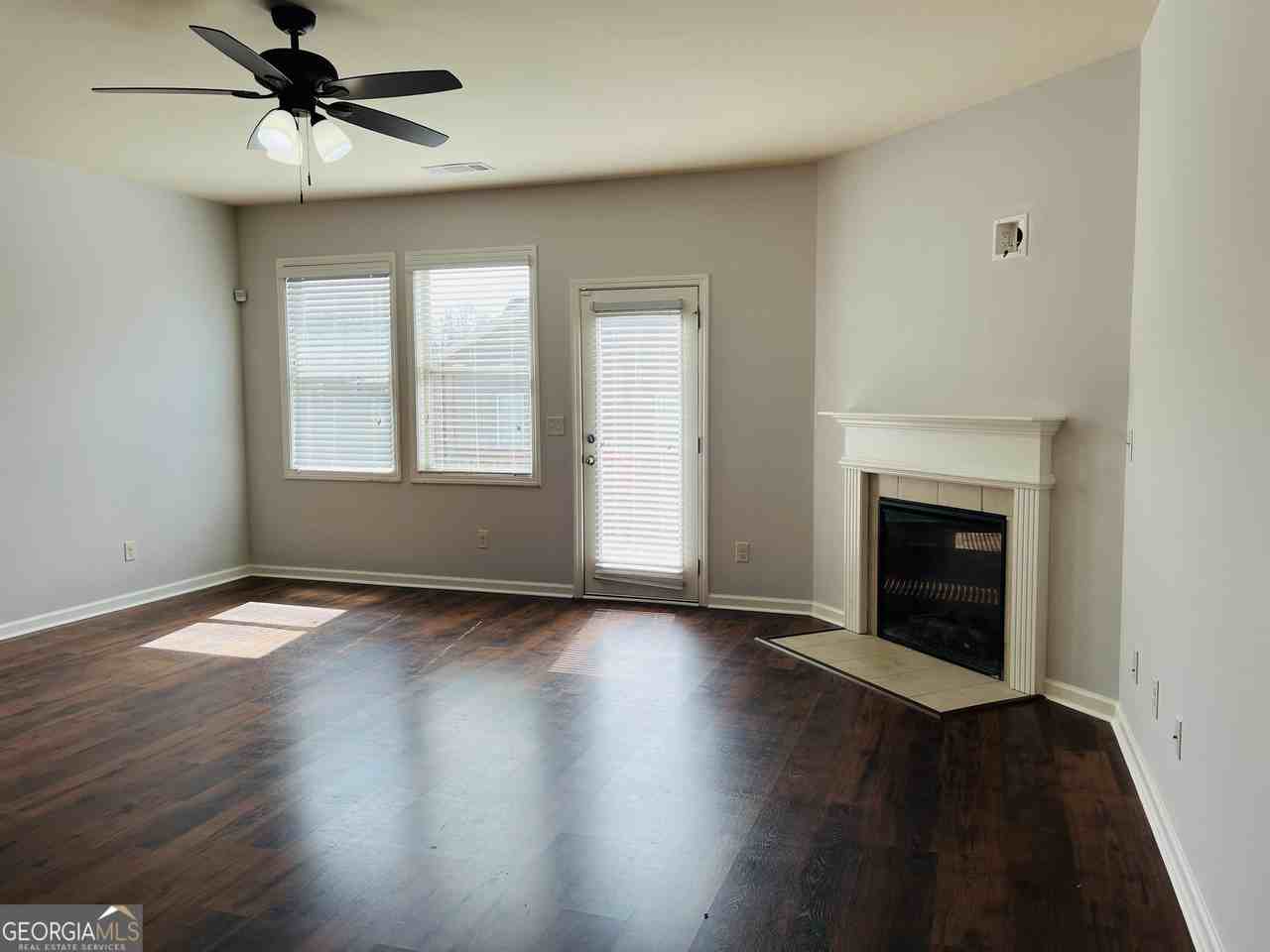 381 Sand Bay Dr Sw - Photo 4 of 33