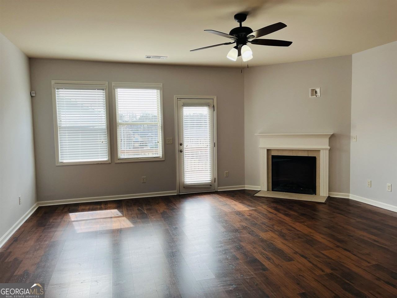 381 Sand Bay Dr Sw - Photo 5 of 33