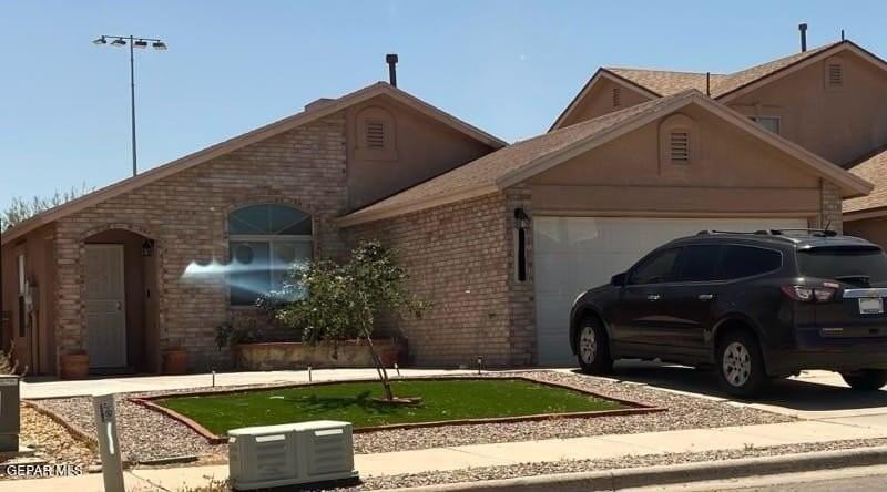 11828 Jim Webb Dr - Photo 2 of 10