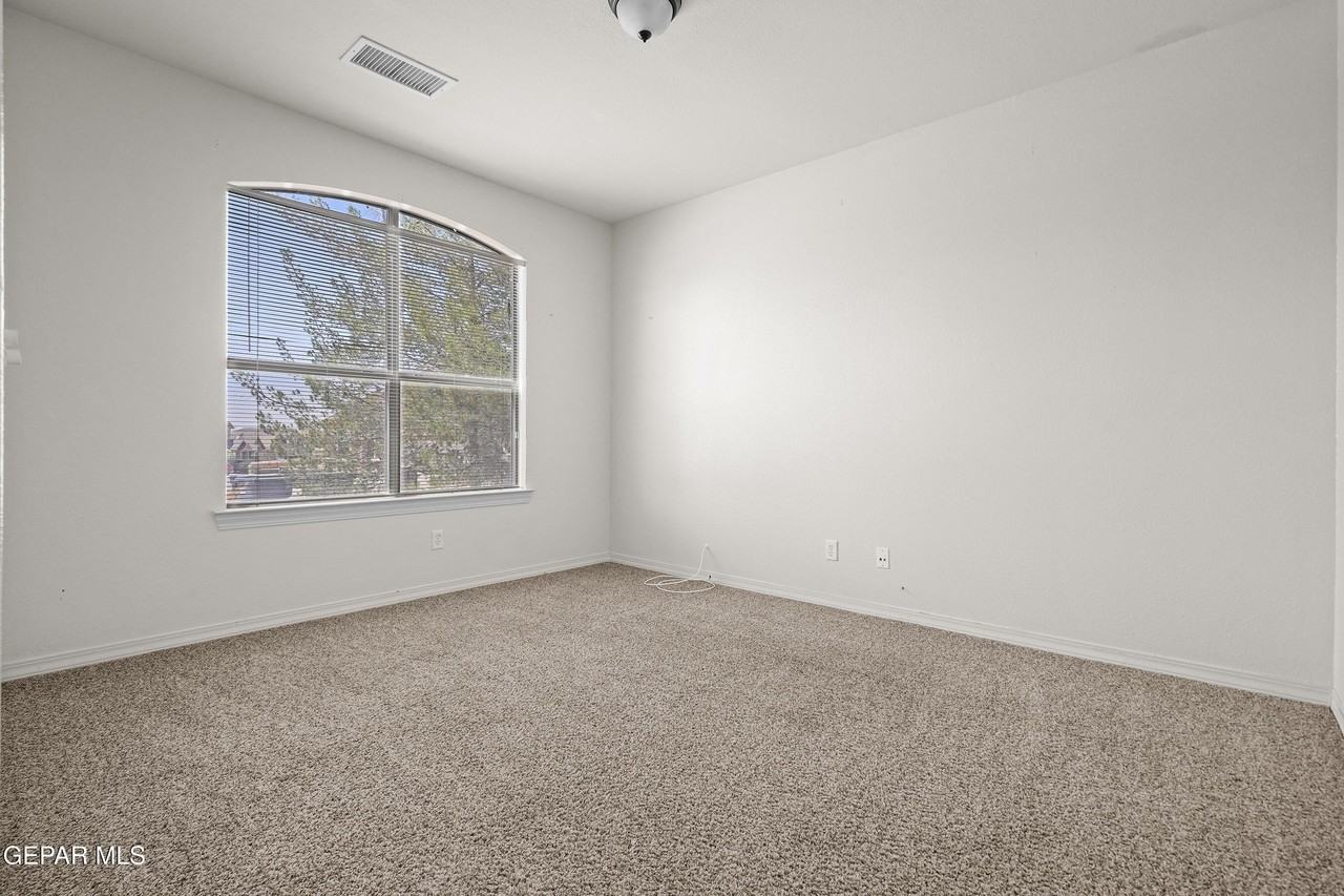369 Emerald Acres - Photo 6 of 35