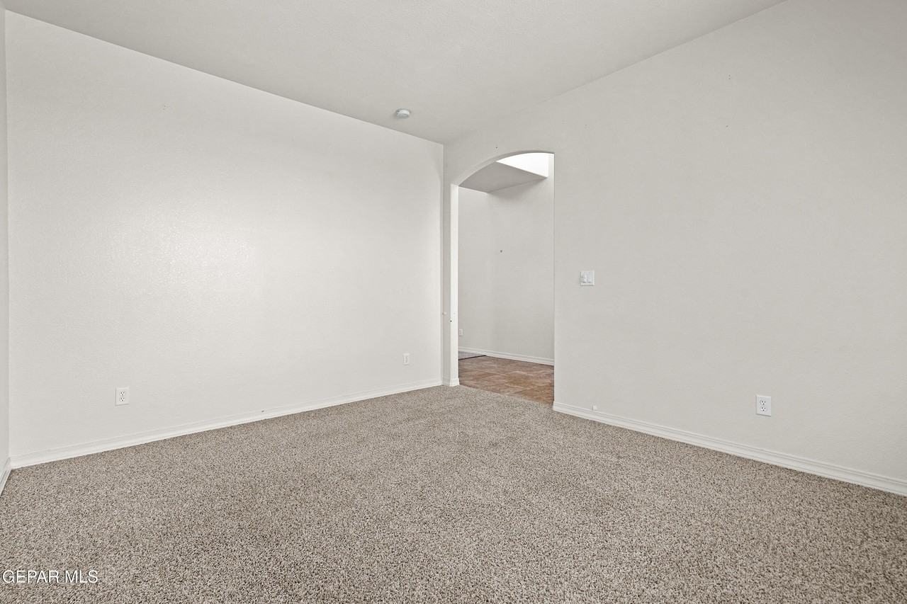 369 Emerald Acres - Photo 7 of 35
