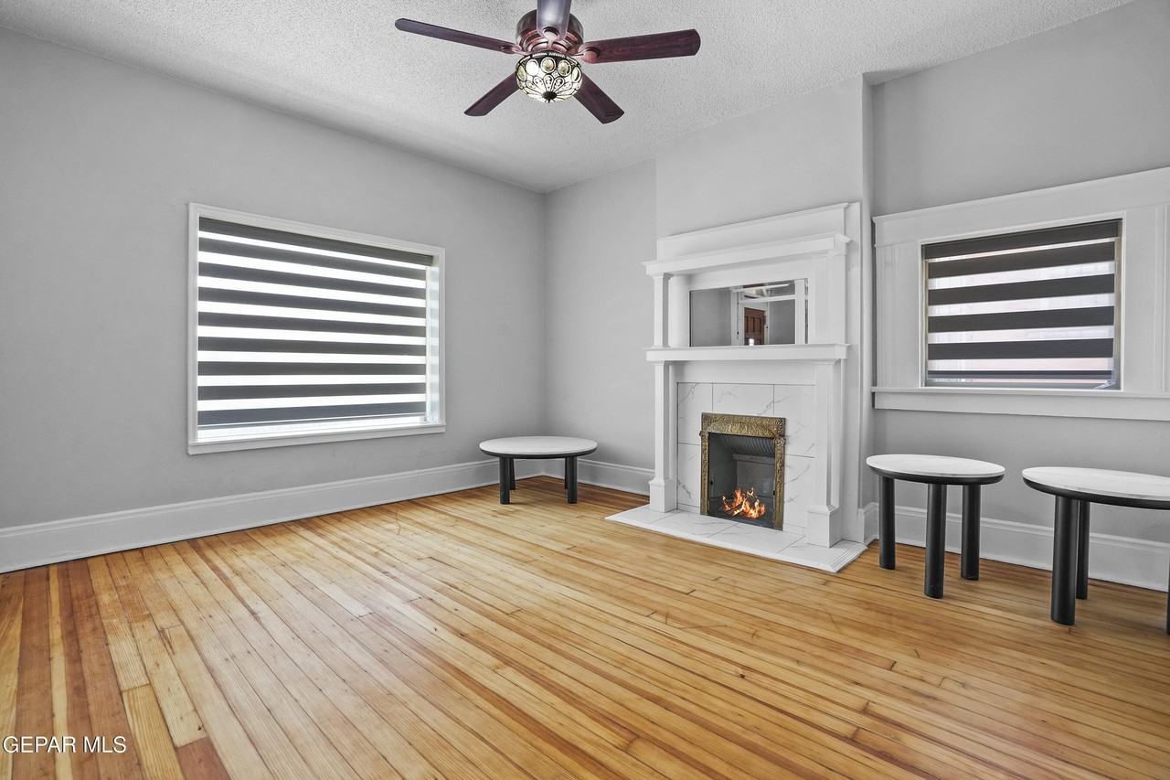 305 E River Ave - Photo 3 of 40