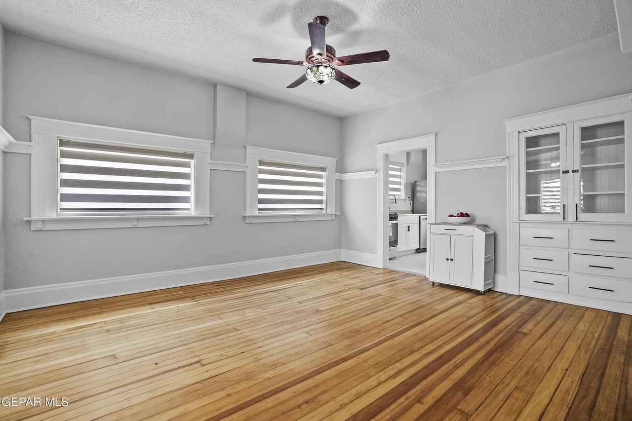 305 E River Ave - Photo 5 of 40