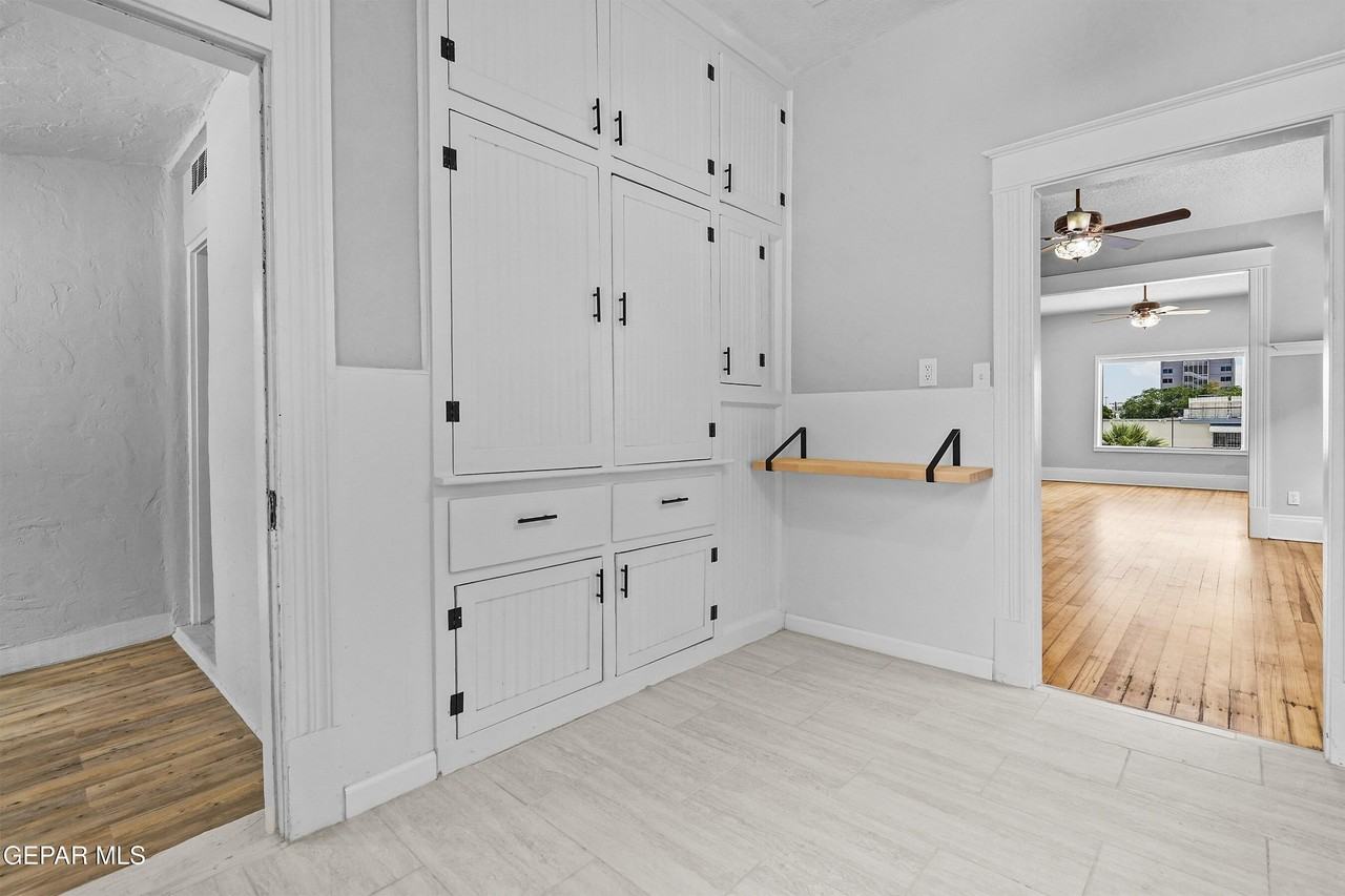 305 E River Ave - Photo 4 of 40