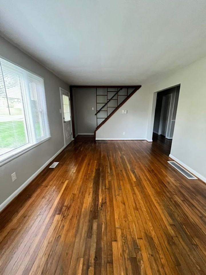 1647 Strader Dr - Photo 2 of 18
