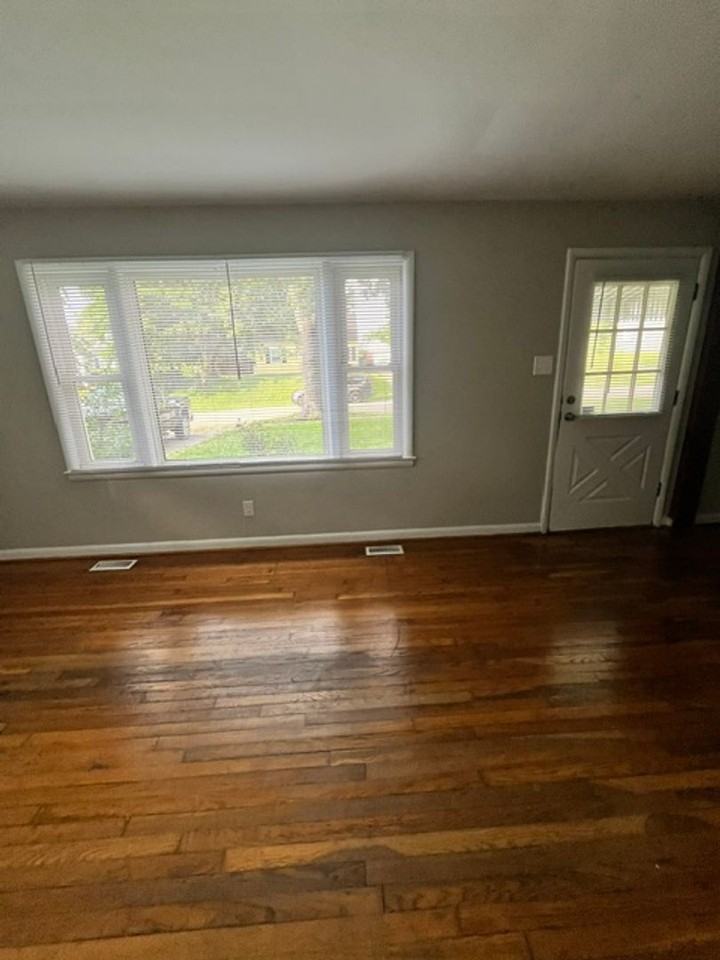 1647 Strader Dr - Photo 3 of 18