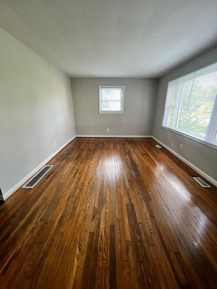 1647 Strader Dr - Photo 4 of 18