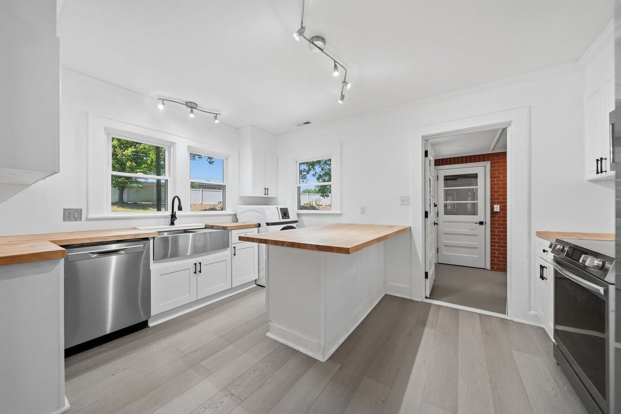 2048 Quiet Ln - Photo 4 of 16