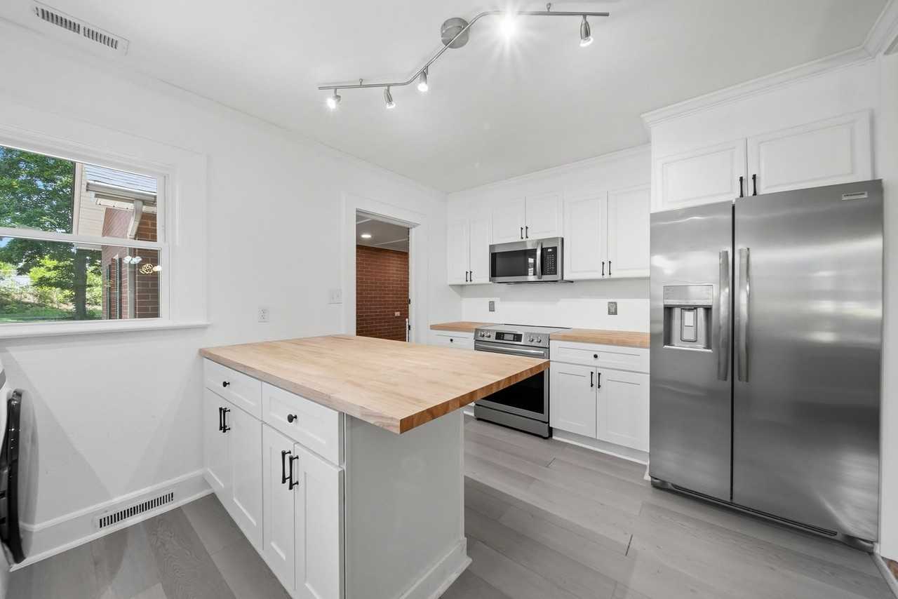 2048 Quiet Ln - Photo 5 of 16