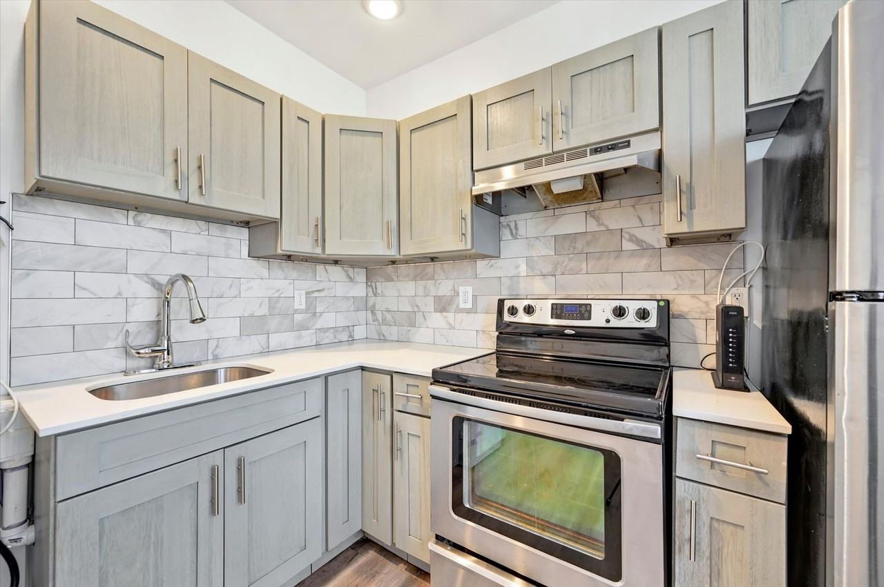 623 E Wishart St - Photo 2 of 15