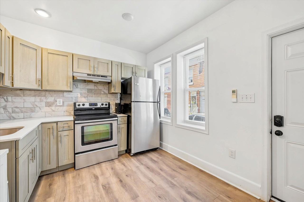 623 E Wishart St - Photo 5 of 15