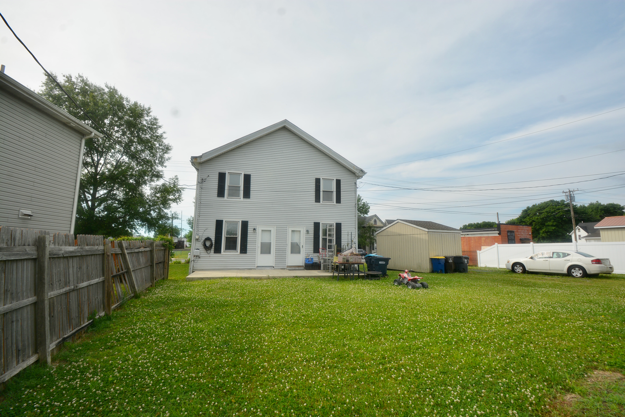 303 Smyrna Ave - Photo 3 of 18