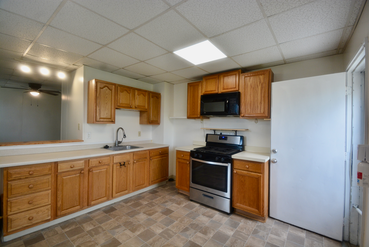 303 Smyrna Ave - Photo 4 of 18