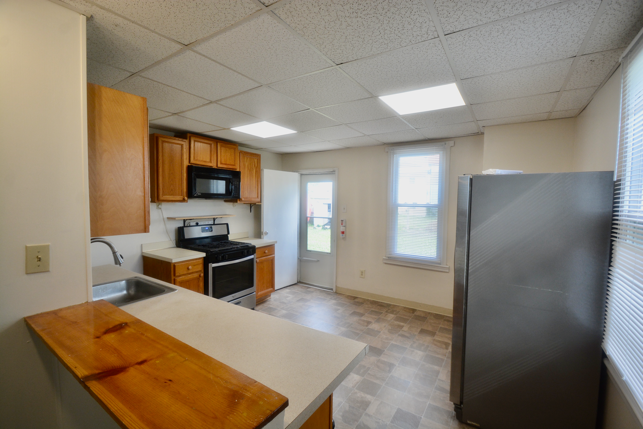 303 Smyrna Ave - Photo 6 of 18