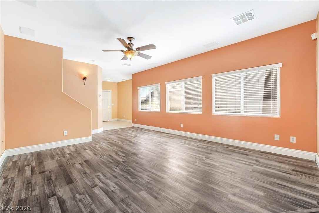 9151 Sunken Meadow Ave - Photo 5 of 38
