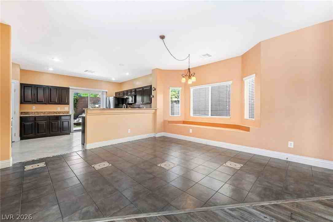 9151 Sunken Meadow Ave - Photo 7 of 38