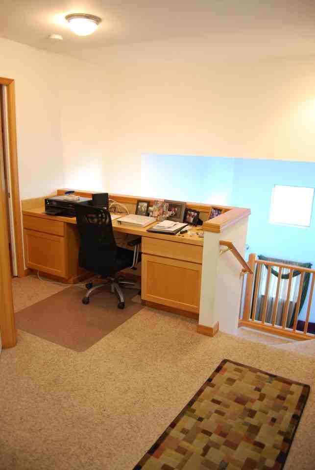 1847 Redwood Dr - Photo 2 of 21