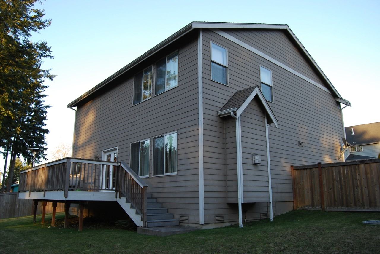 1847 Redwood Dr - Photo 4 of 21