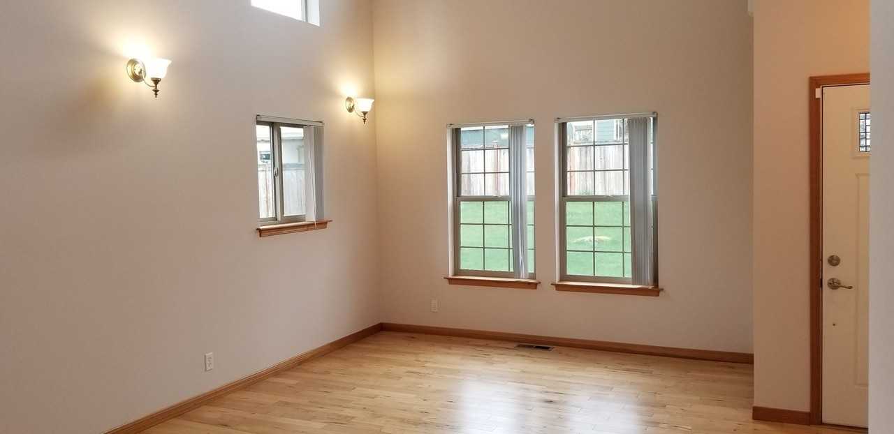 1847 Redwood Dr - Photo 7 of 21