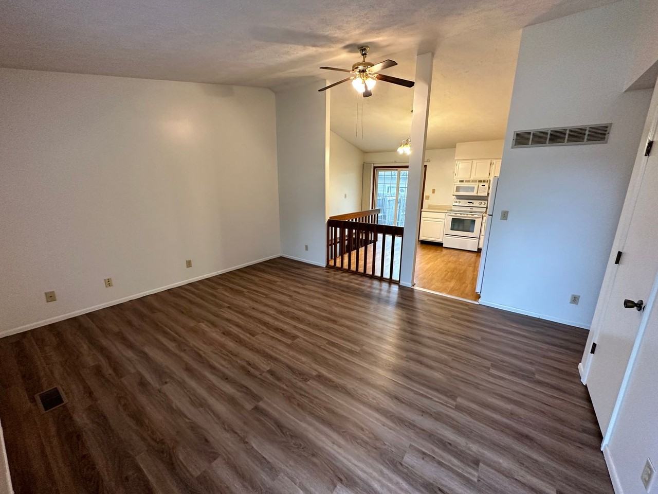 2321 W Sumner St - Photo 4 of 15