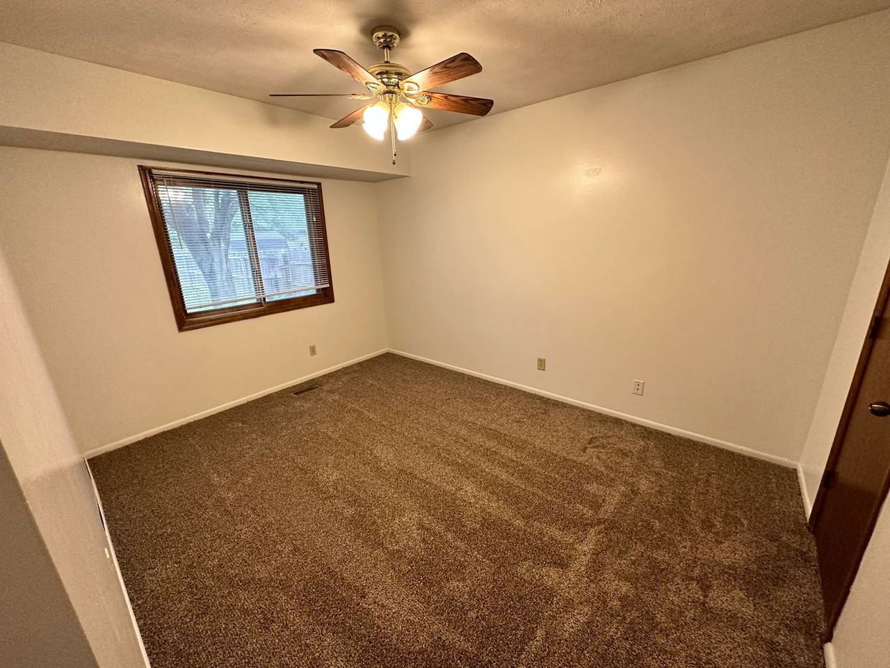 2321 W Sumner St - Photo 7 of 15