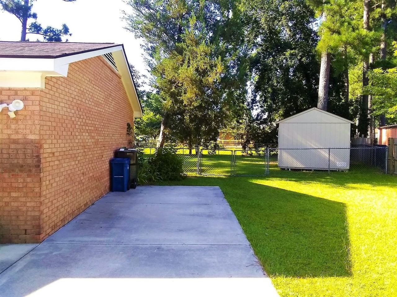 7501 Martha Ct - Photo 4 of 50