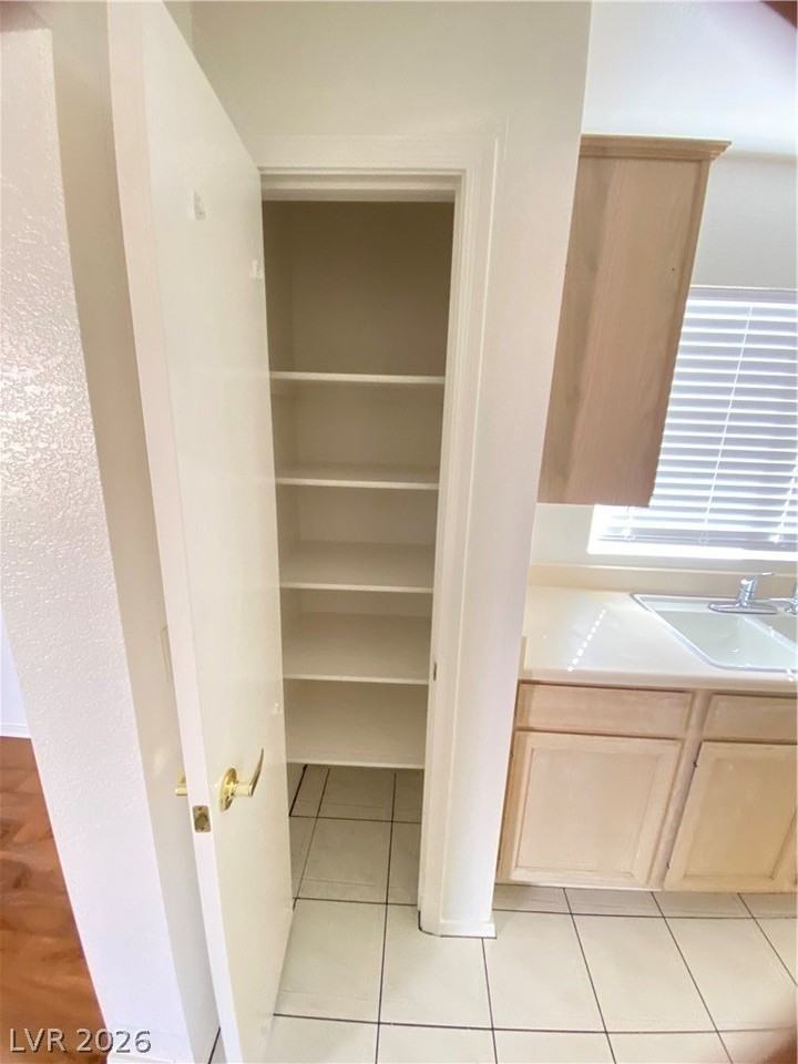 9012 Starmount Dr - Photo 7 of 24