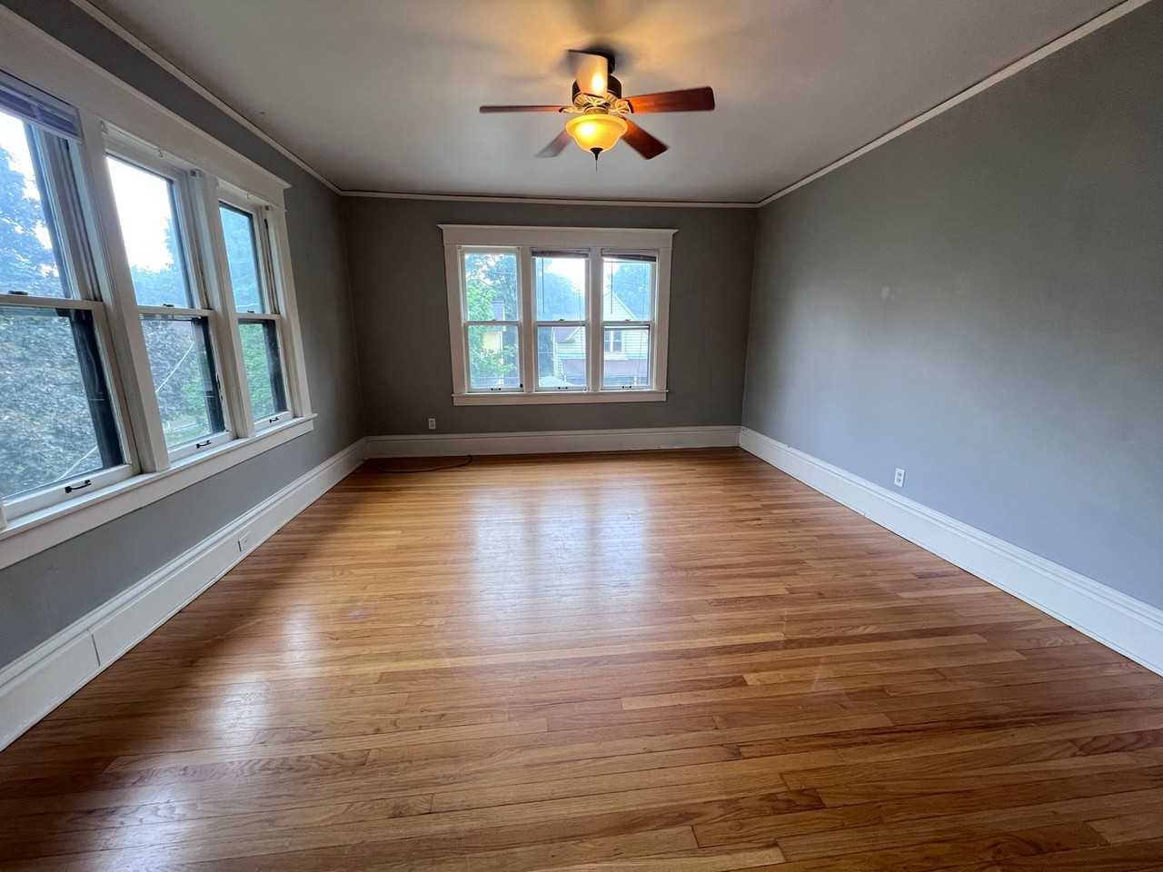 254 Warren Ave Se - Photo 3 of 19