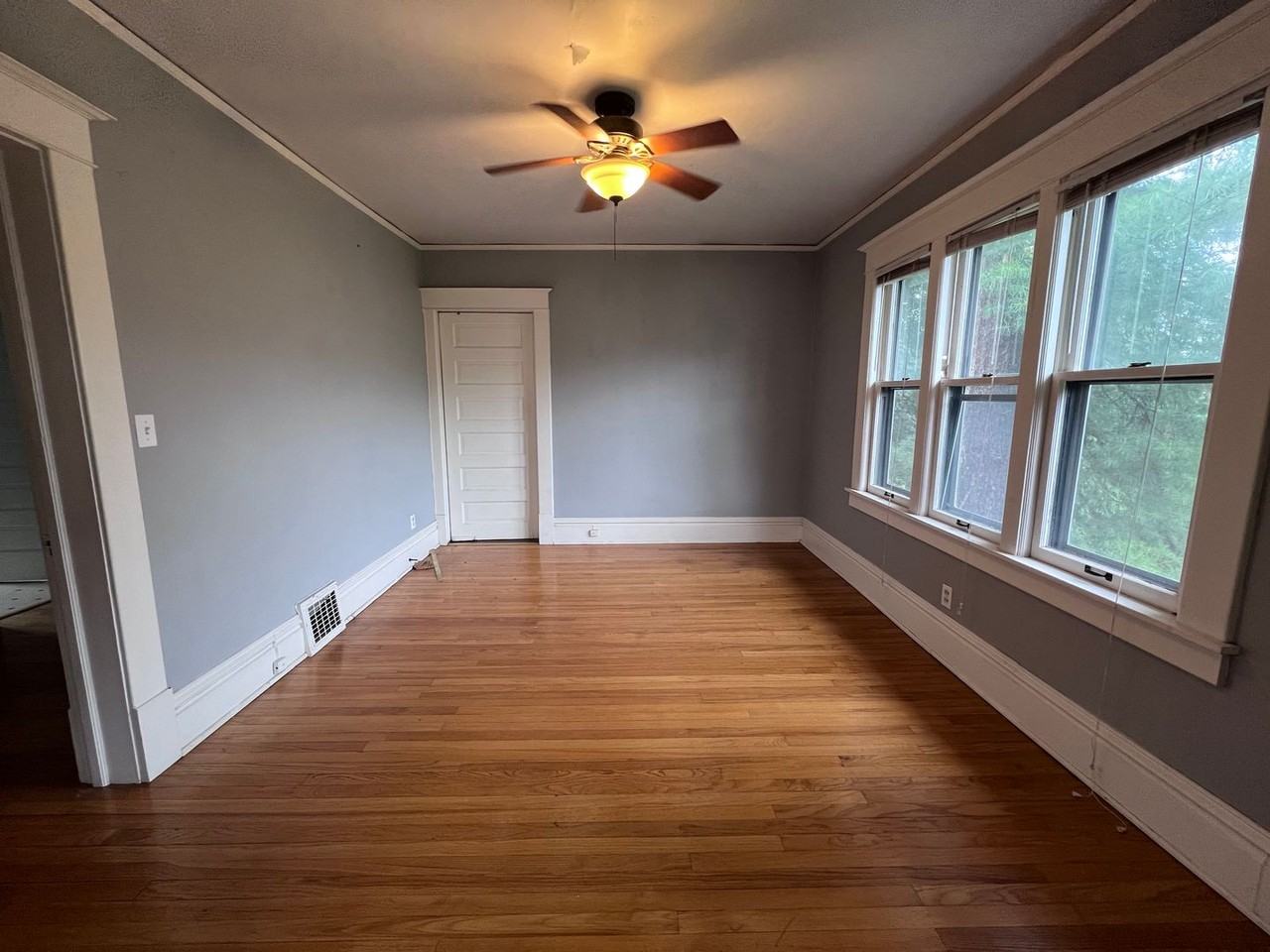 254 Warren Ave Se - Photo 5 of 19