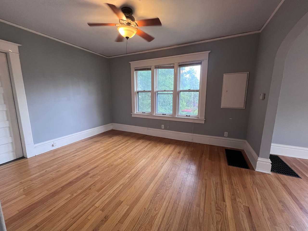 254 Warren Ave Se - Photo 6 of 19