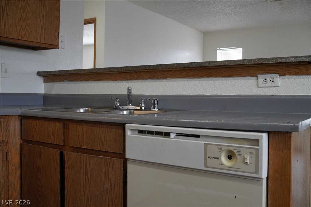 1842 Nebula Dr #270 - Photo 5 of 17