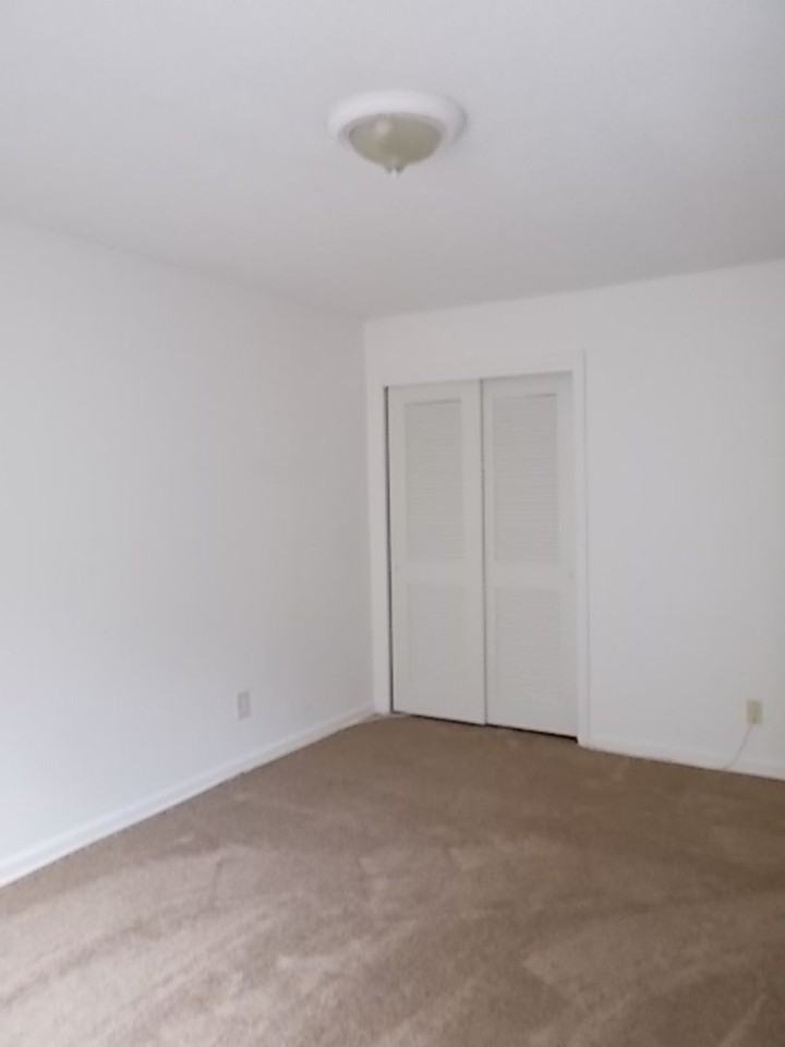 19 Roland Dr #2 - Photo 3 of 6