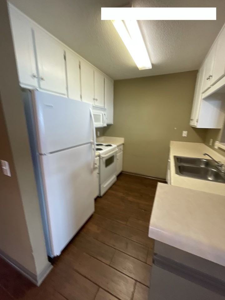 237 Wakefield Way - Photo 2 of 8
