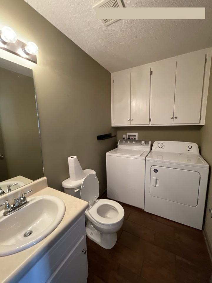 237 Wakefield Way - Photo 3 of 8
