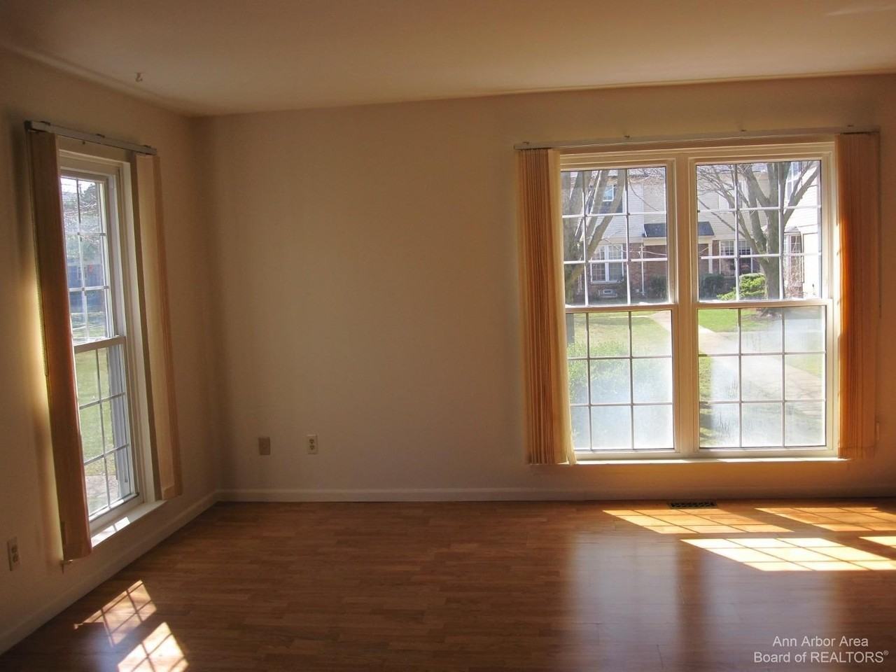 3238 Alpine Dr - Photo 3 of 25