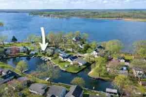 featured image of 11637 Algonquin Dr