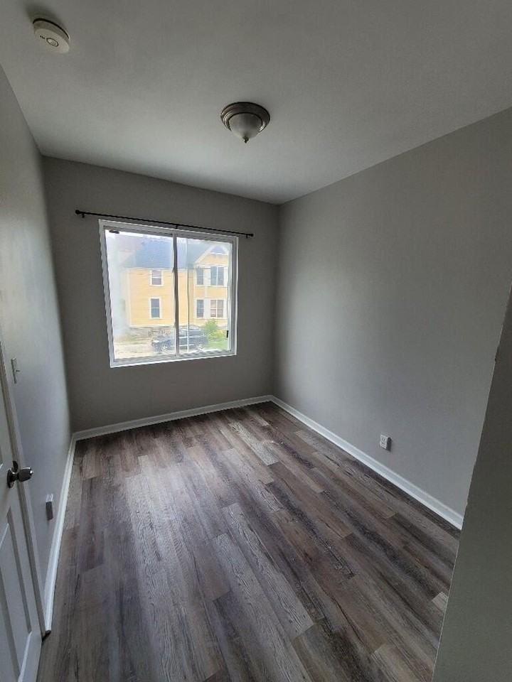 312 Perrin St - Photo 3 of 18