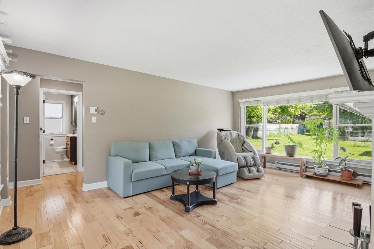 16195 Madoline St - Photo 6 of 42
