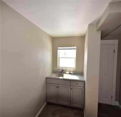 1241 Spruce St - Photo 5 of 10